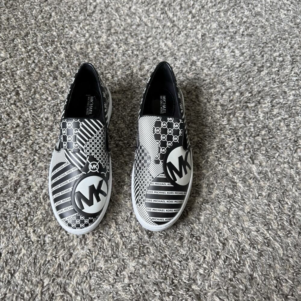 Michael Kors Slip-On Keaton Leather Sneakers Shoe Black White Logo Size 6 New - Picture 10 of 10